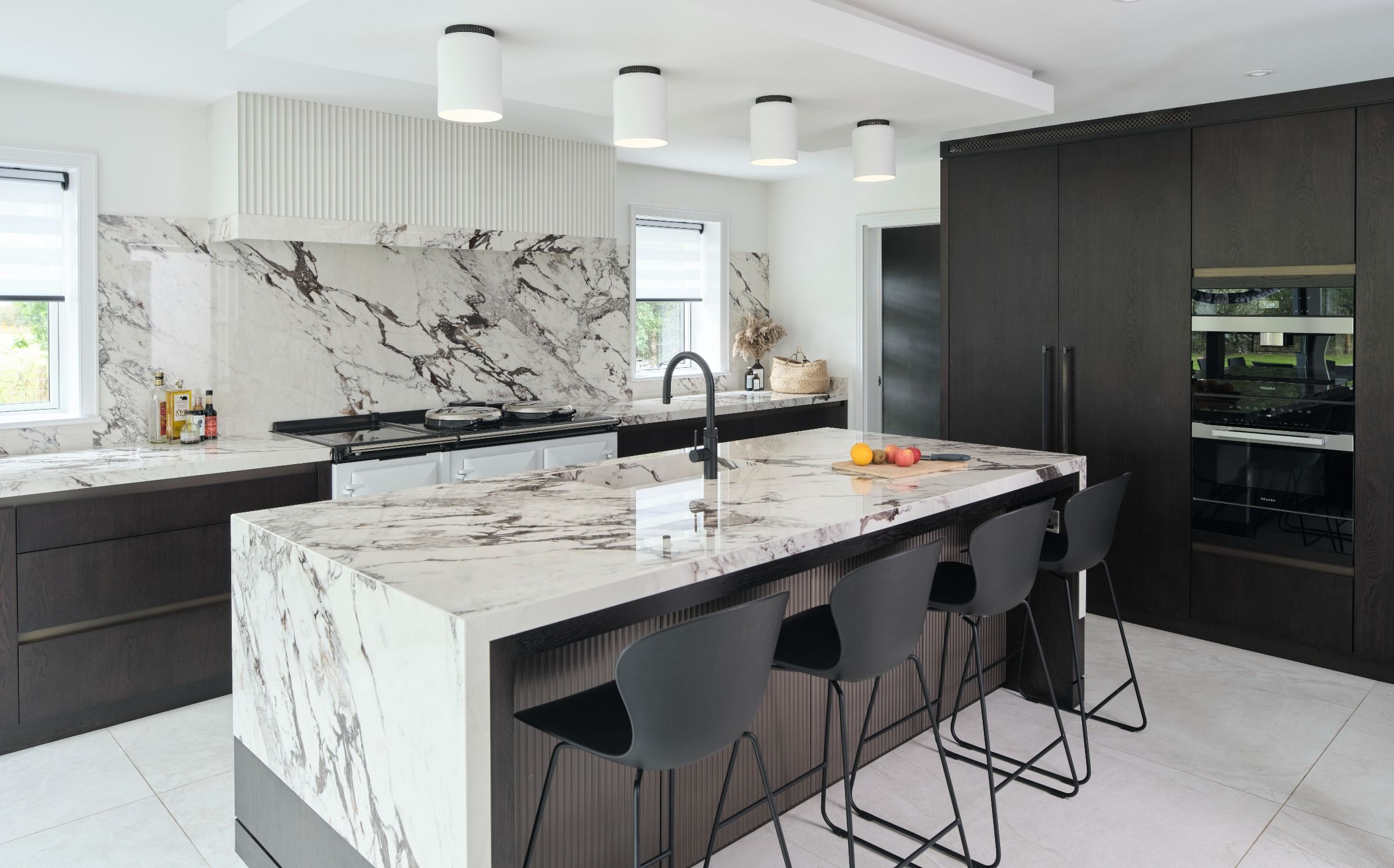Contemporary Family Home - kitchen
